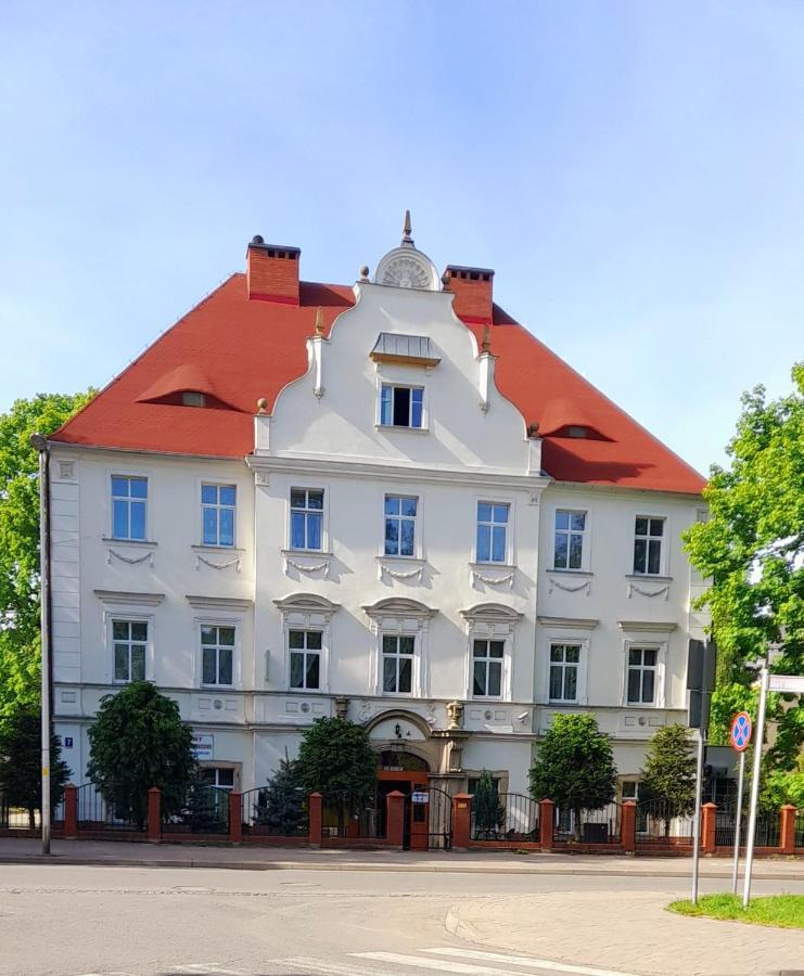 Hotel Krokus Kamienna Gora Luaran gambar