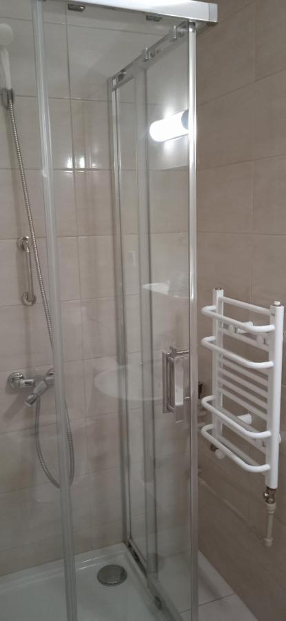 Hotel Krokus Kamienna Gora Luaran gambar