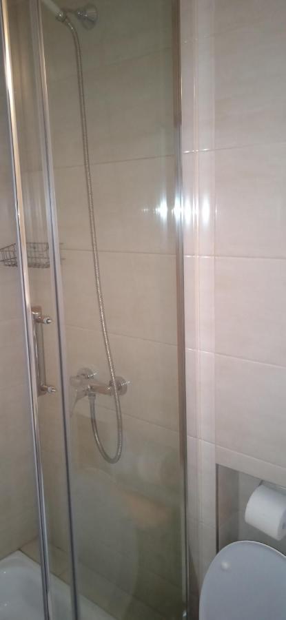 Hotel Krokus Kamienna Gora Luaran gambar