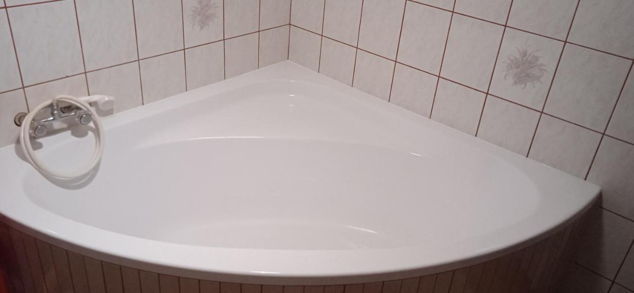 Hotel Krokus Kamienna Gora Luaran gambar