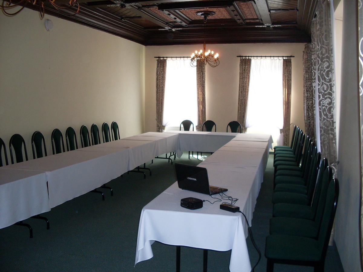 Hotel Krokus Kamienna Gora Luaran gambar